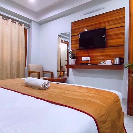 Spring Sky Haridwar By Shrigo Hotels Buitenkant foto
